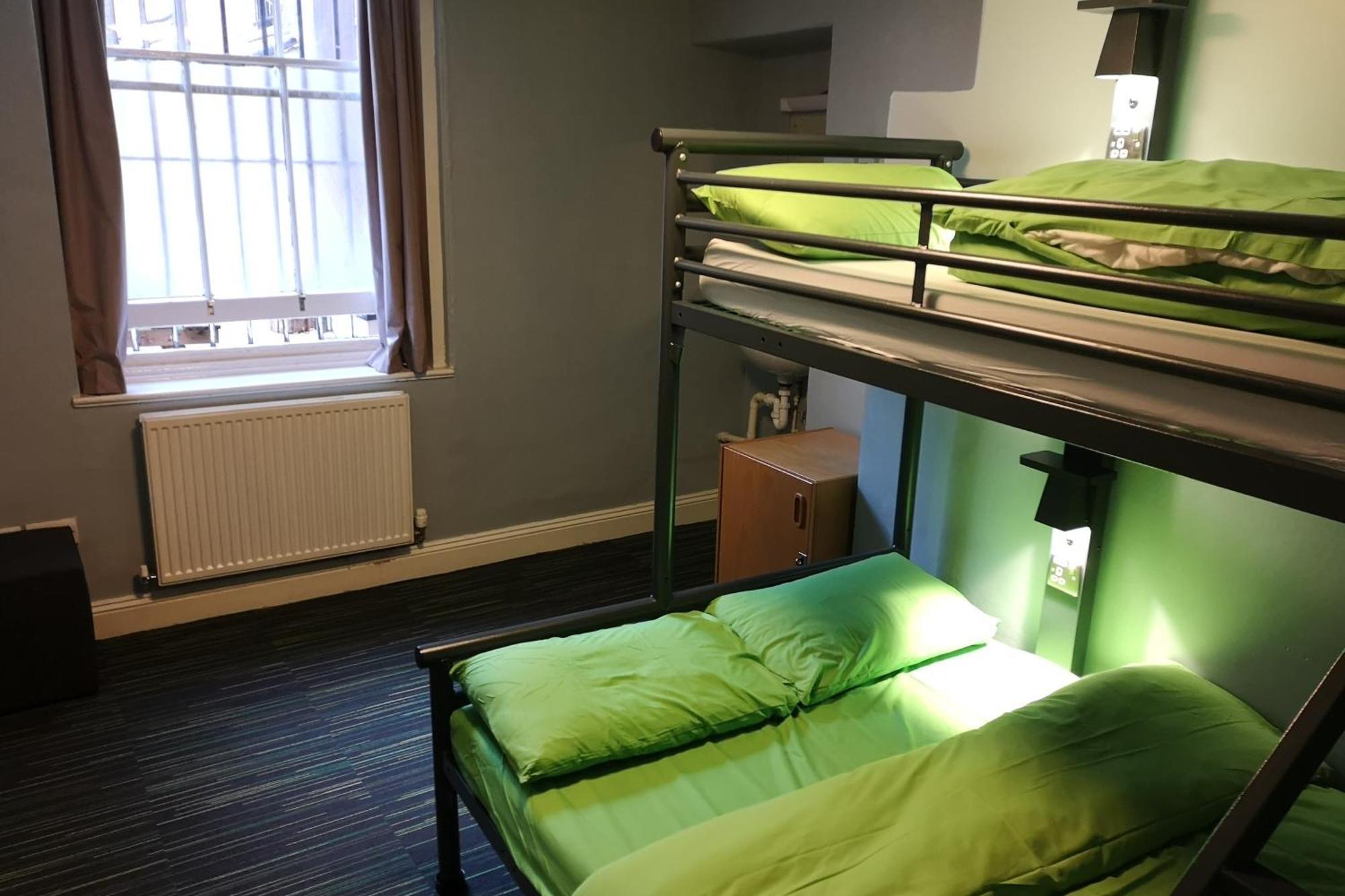 Hostel Yha St Paul's *